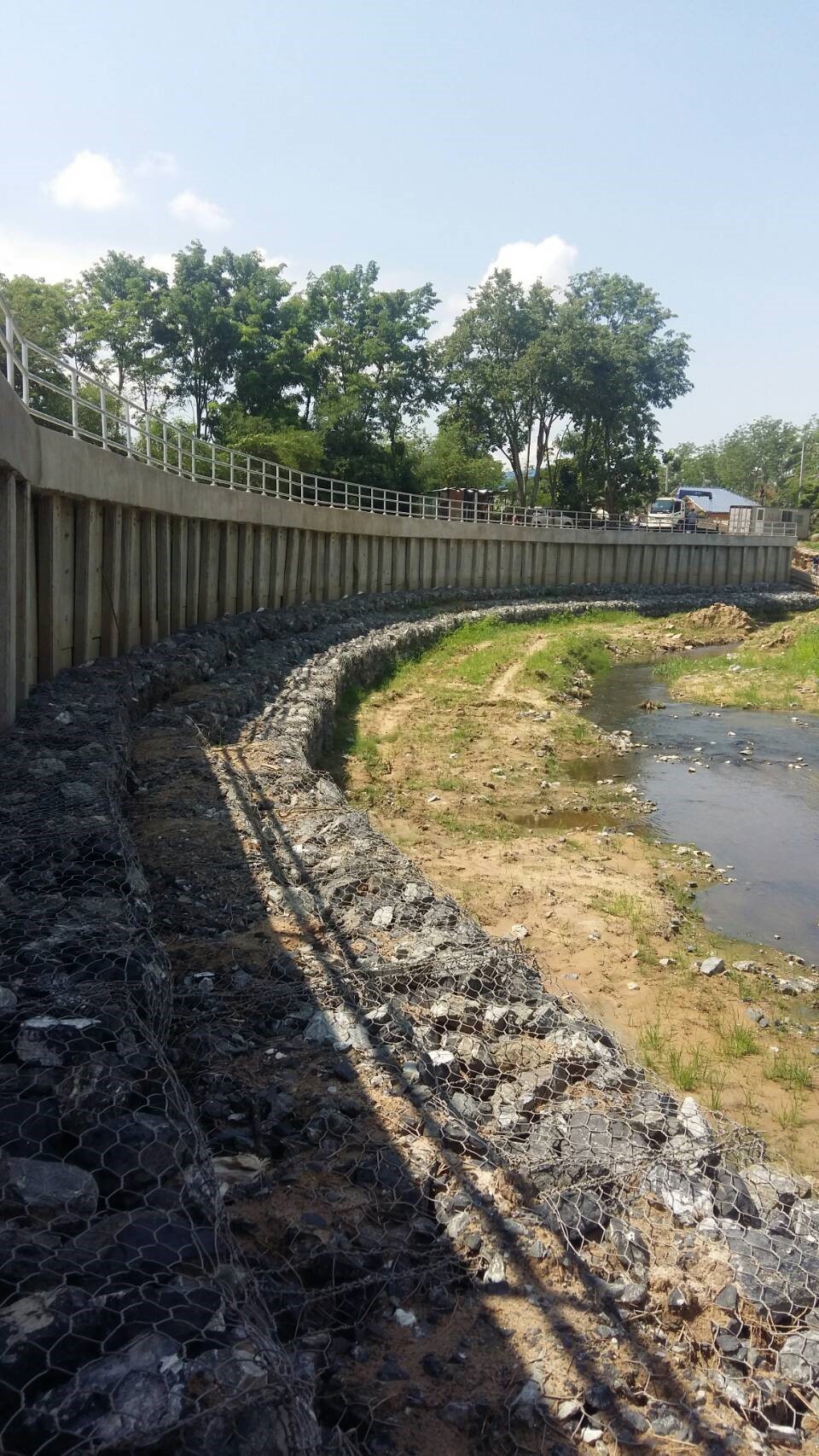 Retaining Wall Dam - Image 2